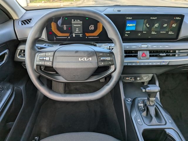 New 2026 Snow White Pearl Kia LX image 16