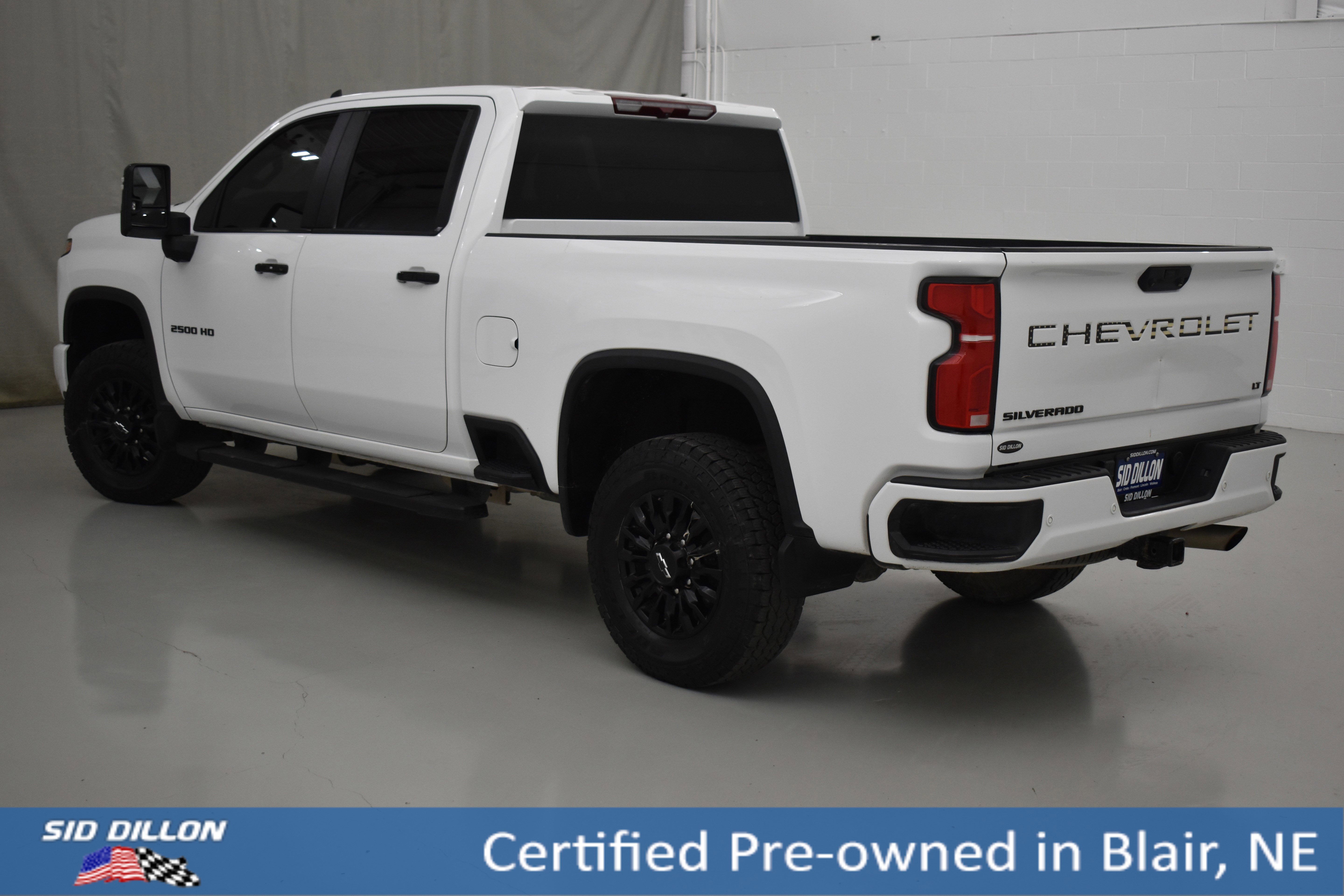 Used 2024 Summit White Chevrolet LT image 13