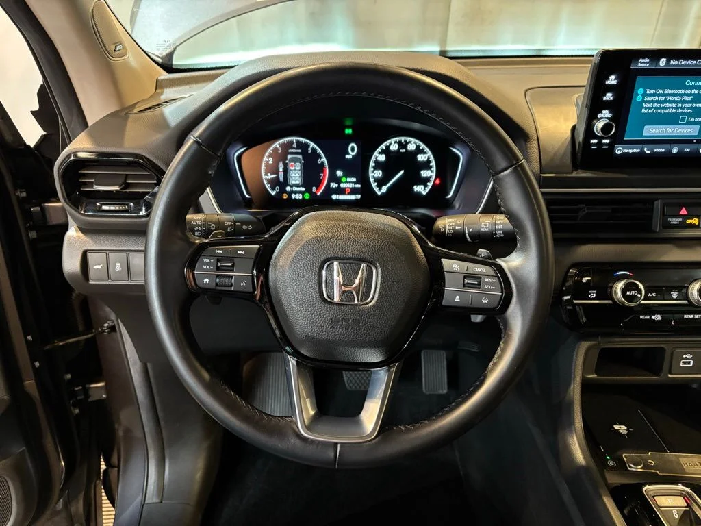 Certified Used 2025 Modern Steel Metallic Honda AWD TRG image 13