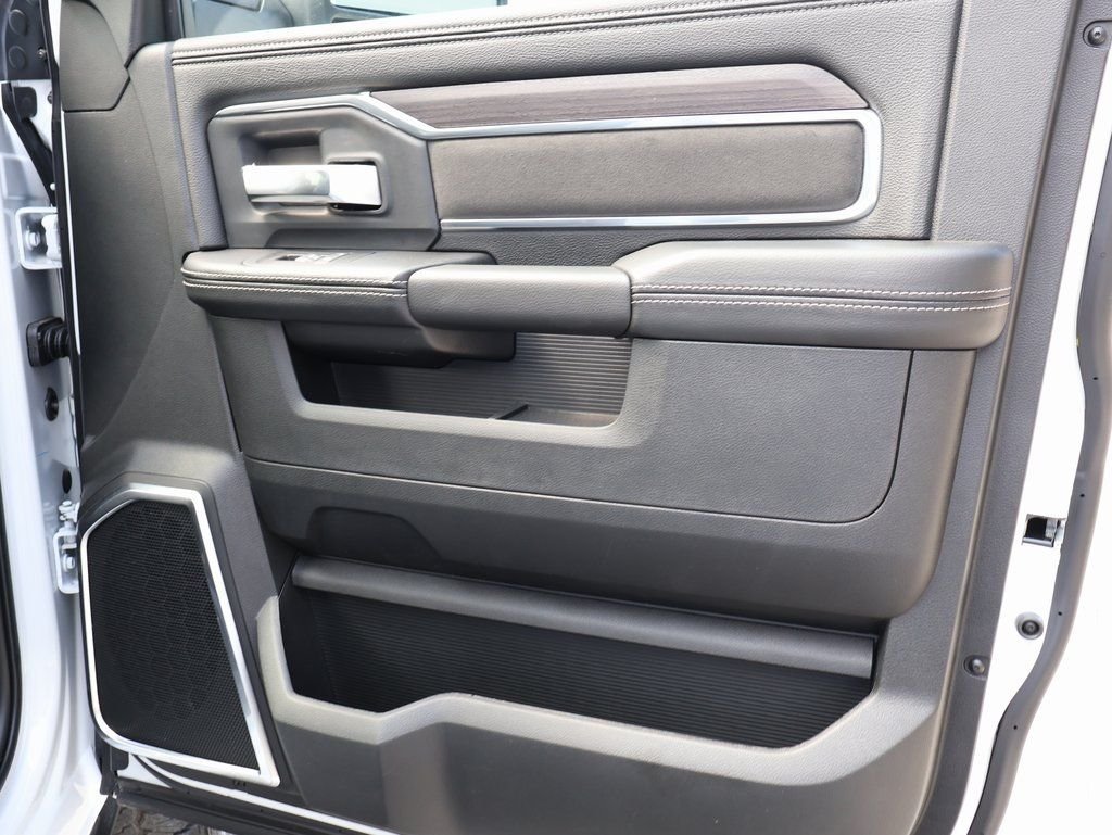 2026 RAM 2500 Laramie - Photo 8