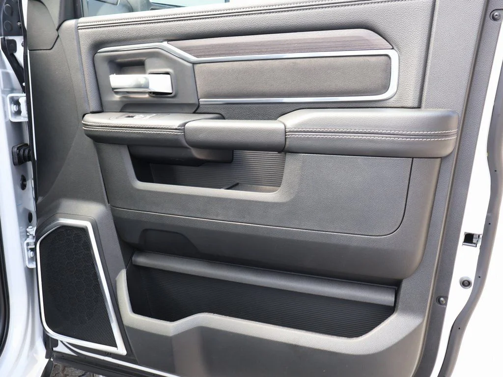 2026 RAM 2500 Laramie - Photo 8