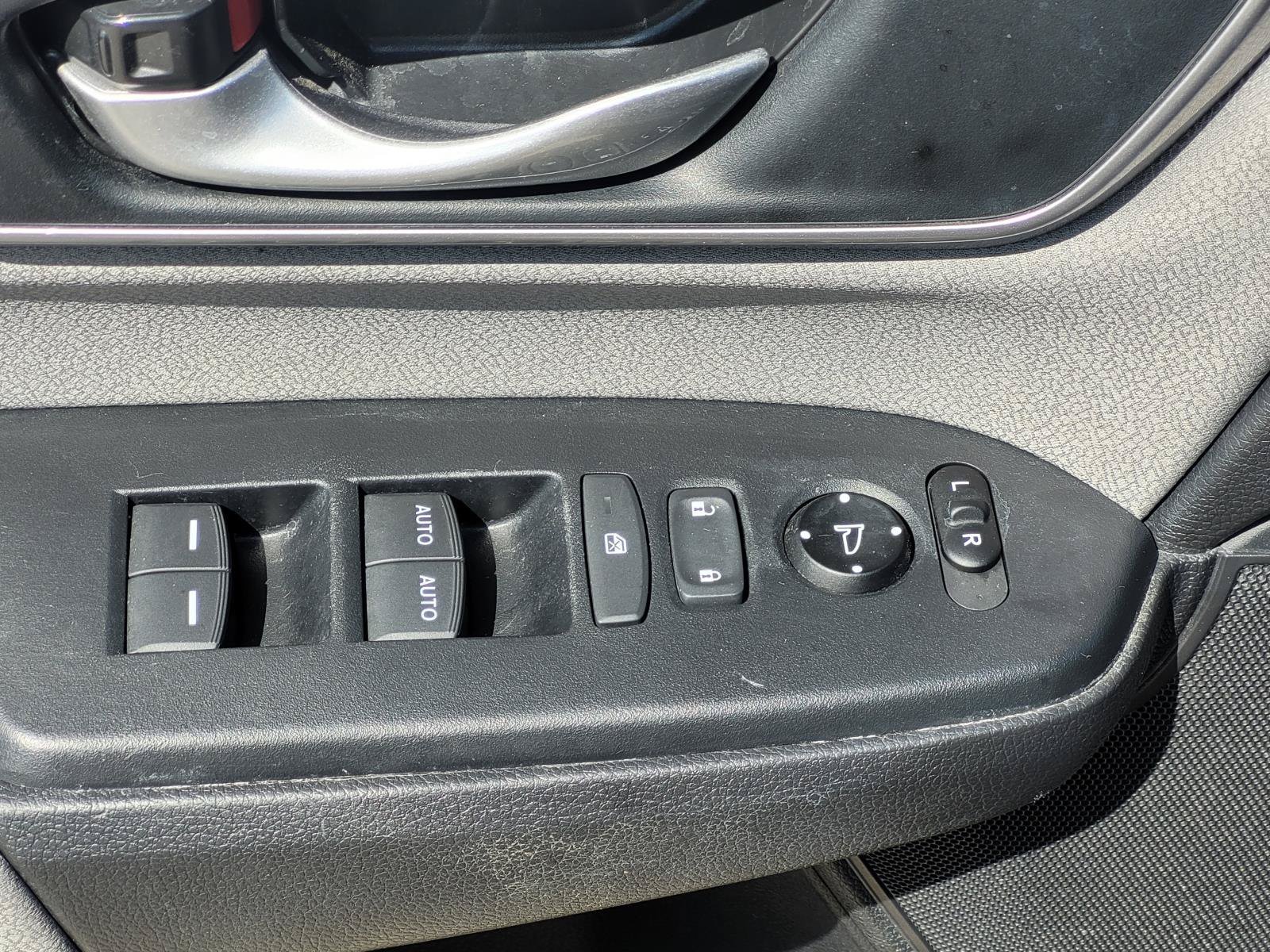 Used 2020  Honda EX image 25