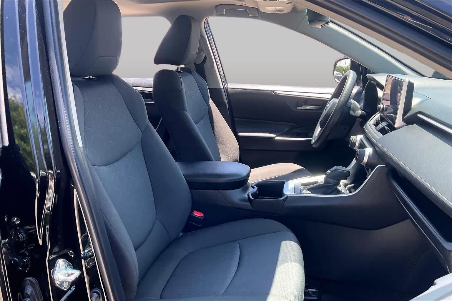 Used 2025 Midnight Black Metallic Toyota XLE image 9