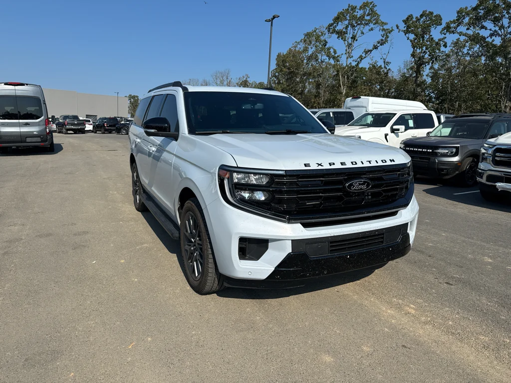 Used 2026 Space Silver Ford Platinum image 3