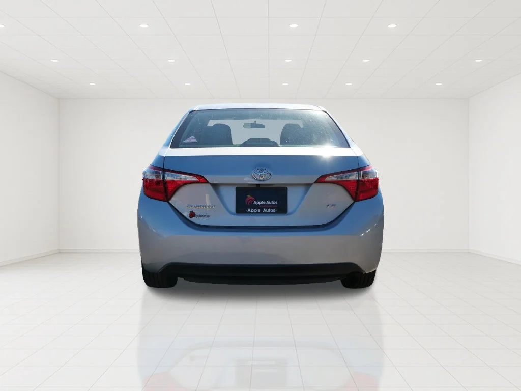 Used 2016 Silver Toyota LE image 5