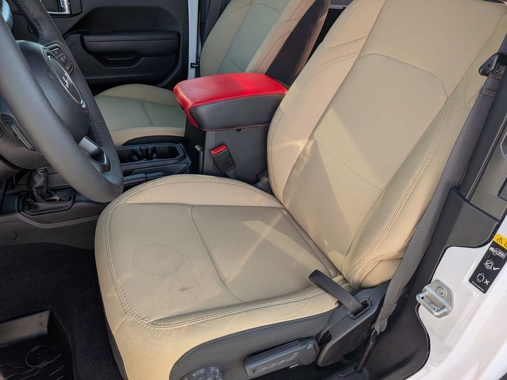 Used 2023 White Jeep Sport S image 31