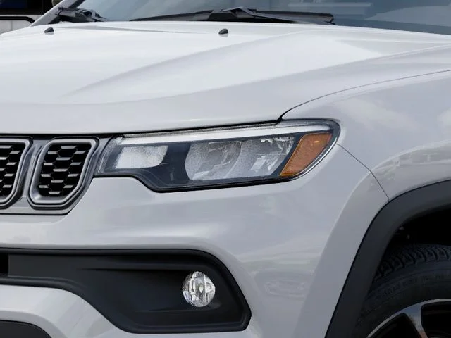 New 2026 Bright White Clearcoat Jeep Latitude image 11
