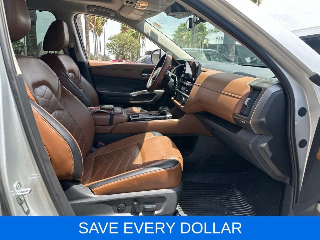 Used 2023 Silver Nissan Platinum image 16