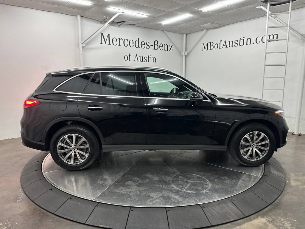 New 2026 Black Mercedes-Benz GLC 300 image 38