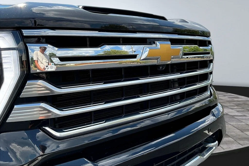 Used 2024 Black Chevrolet High Country image 33