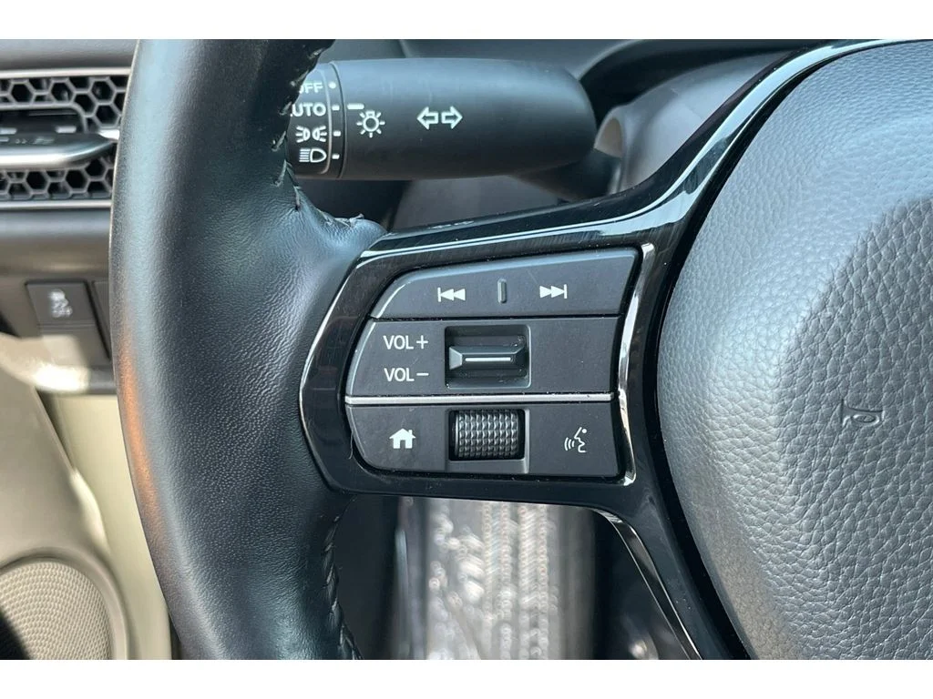 Certified Used 2025 Platinum White Pearl Honda 2WD EX-L image 35