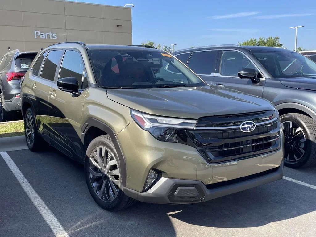 2025 Subaru Forester Touring's photo