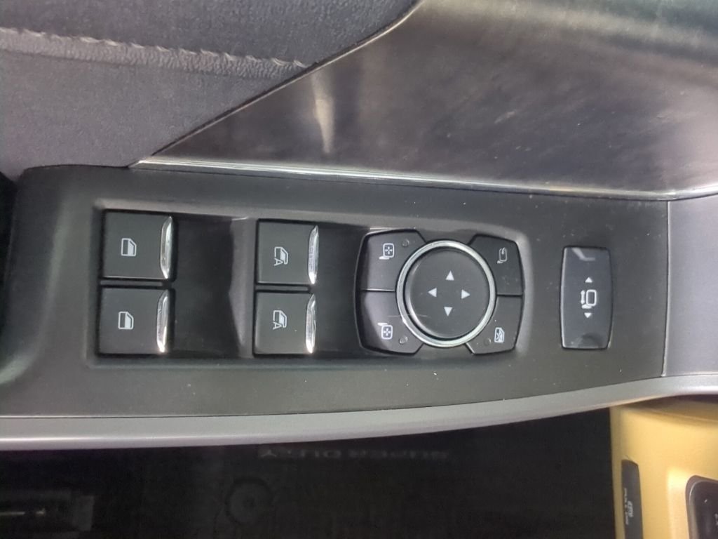Certified Used 2025 Carbonized Gray Metallic Ford Lariat image 19