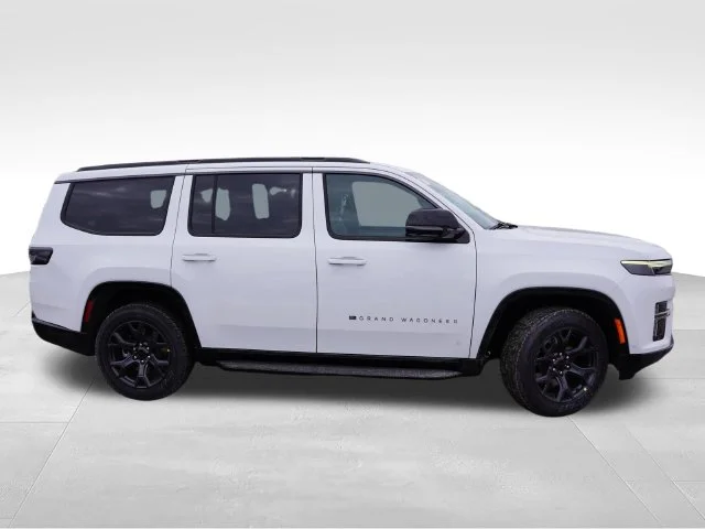 New 2026 Bright White Clear-Coat Exterior Paint Jeep Limited Altitude image 2