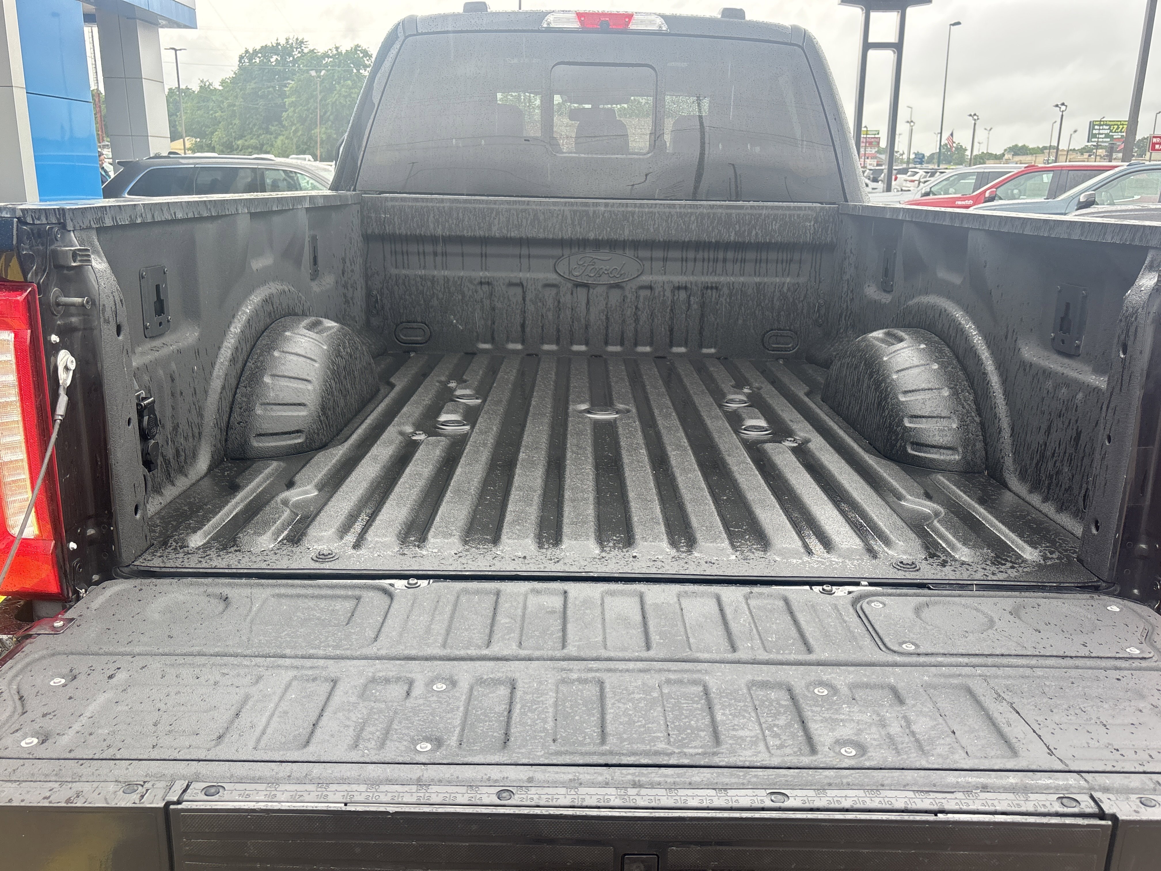 Used 2023  Ford XL image 5