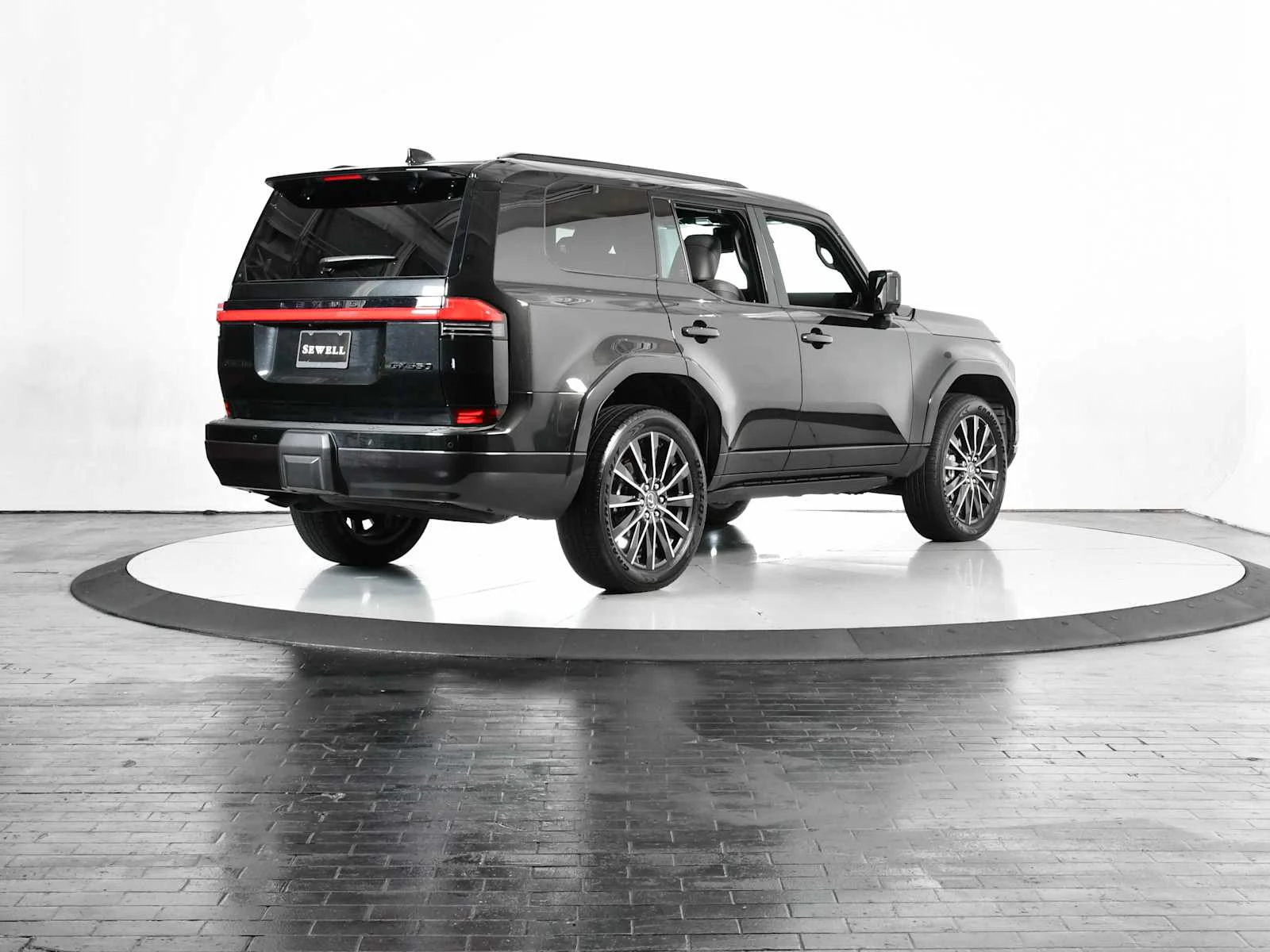 Certified Used 2025 CAVIAR Lexus Luxury+ image 5