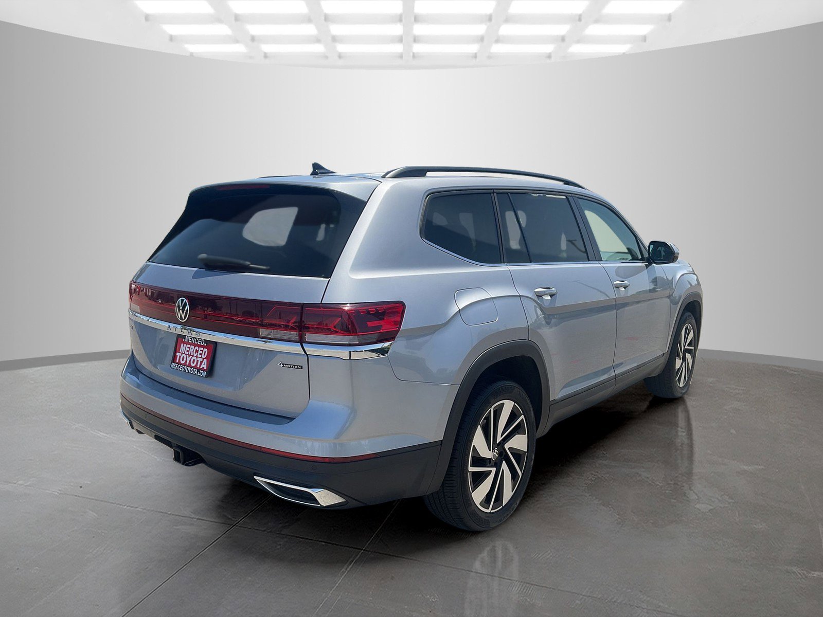 Used 2024 Silver Mist Metallic Volkswagen 2.0T SE w/Technology image 5