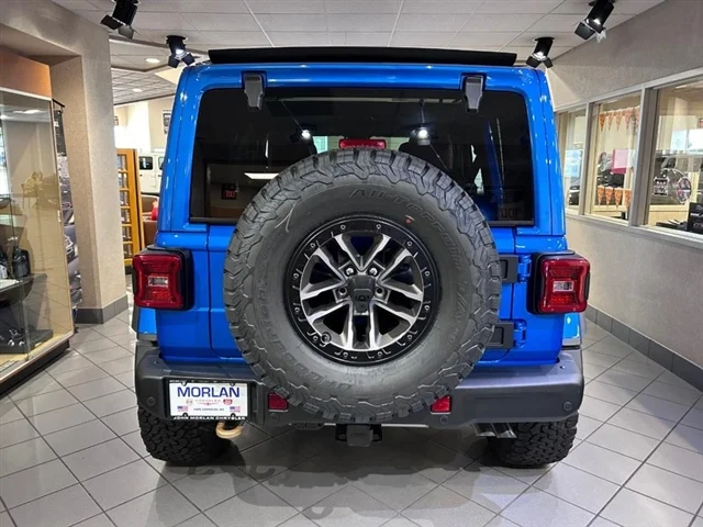 New 2024 Hydro Blue Pearl-Coat Exterior Paint Jeep Rubicon 392 image 5