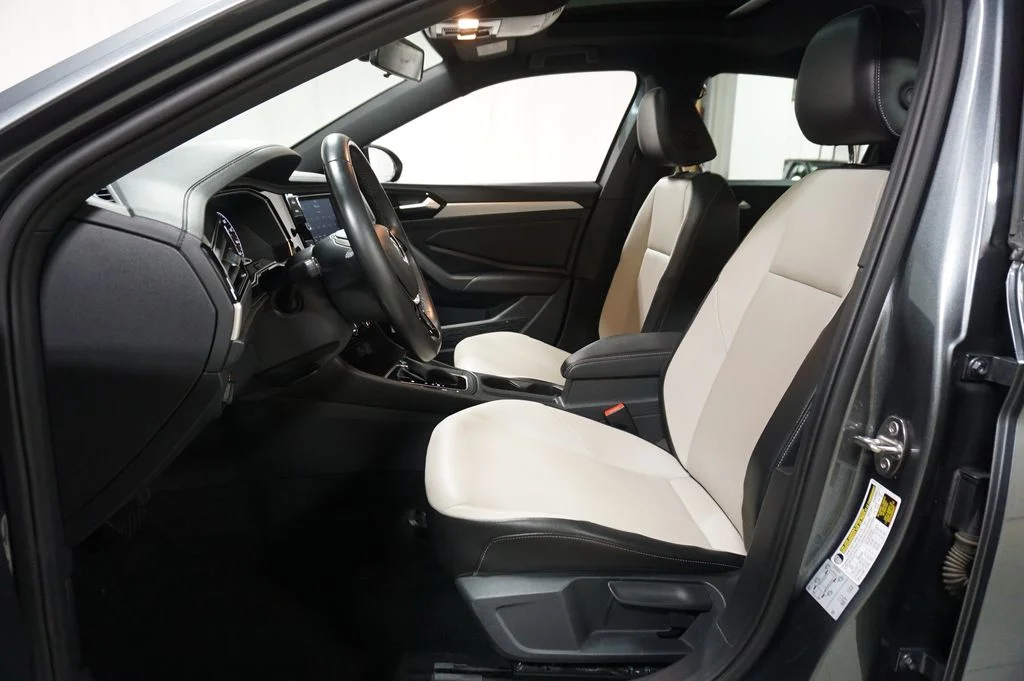Used 2019 Platinum Gray Metallic Volkswagen R-Line image 23