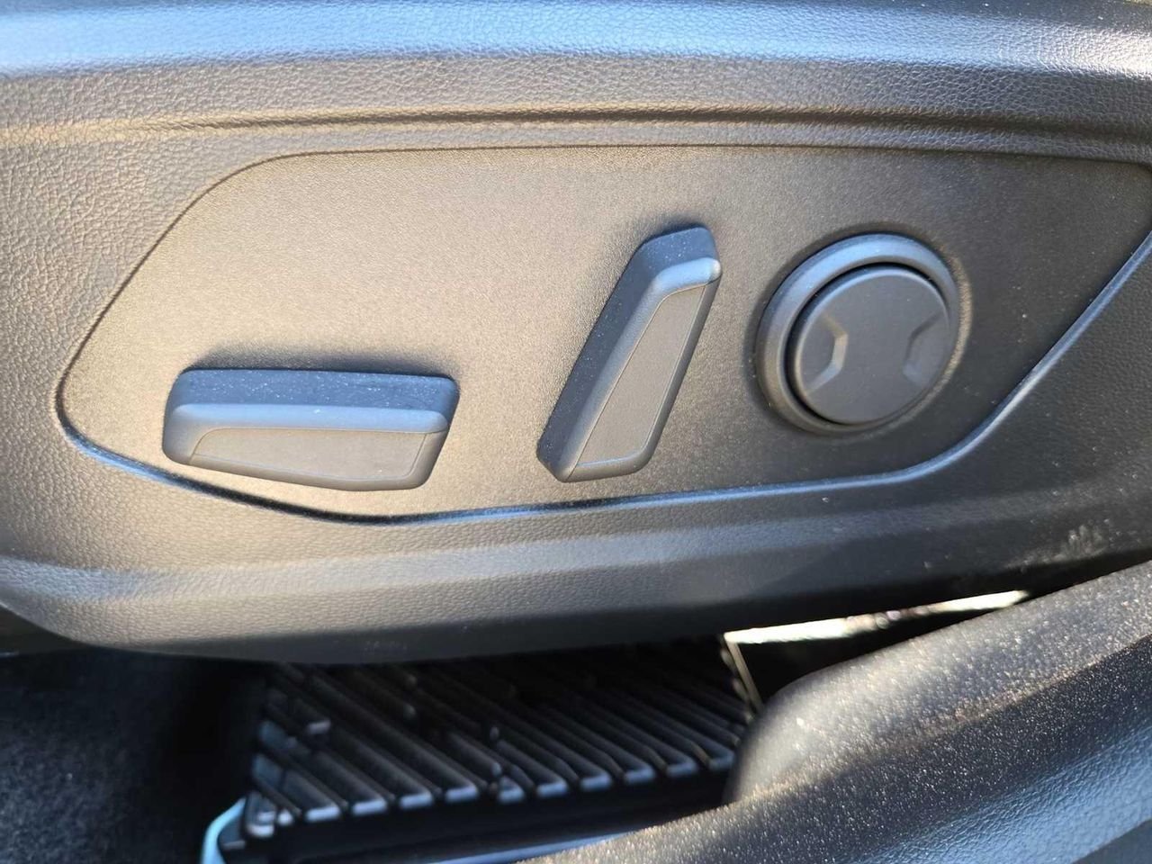 2025 Hyundai Santa Cruz Limited - Photo 17