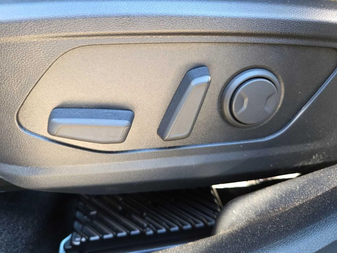 2025 Hyundai Santa Cruz Limited - Photo 17