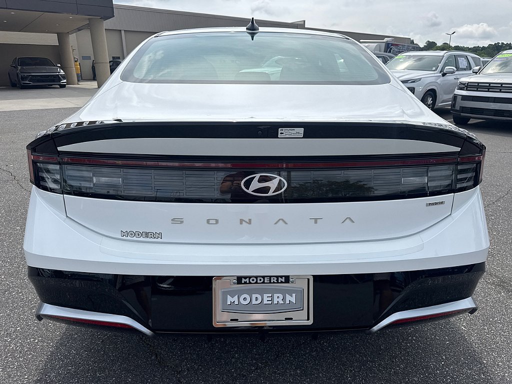 Used 2025 Serenity White Hyundai SEL image 6