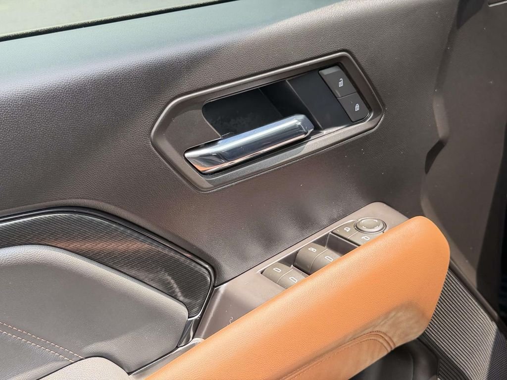 2026 GMC Canyon AT4 - Photo 18