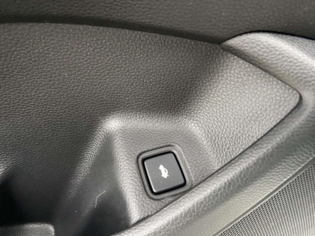 Used 2018  Honda EX image 16