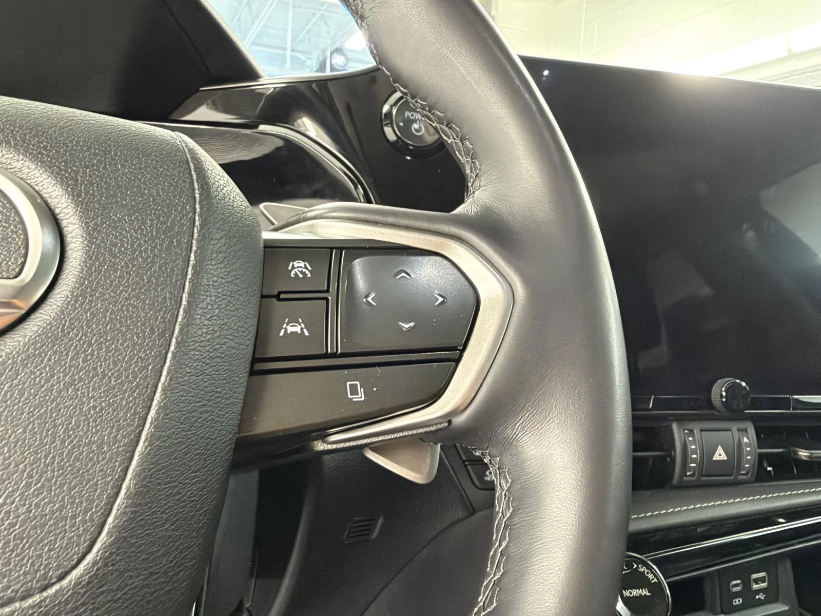 Used 2025 Eminent White Pearl Lexus NX 450h+ Luxury image 13
