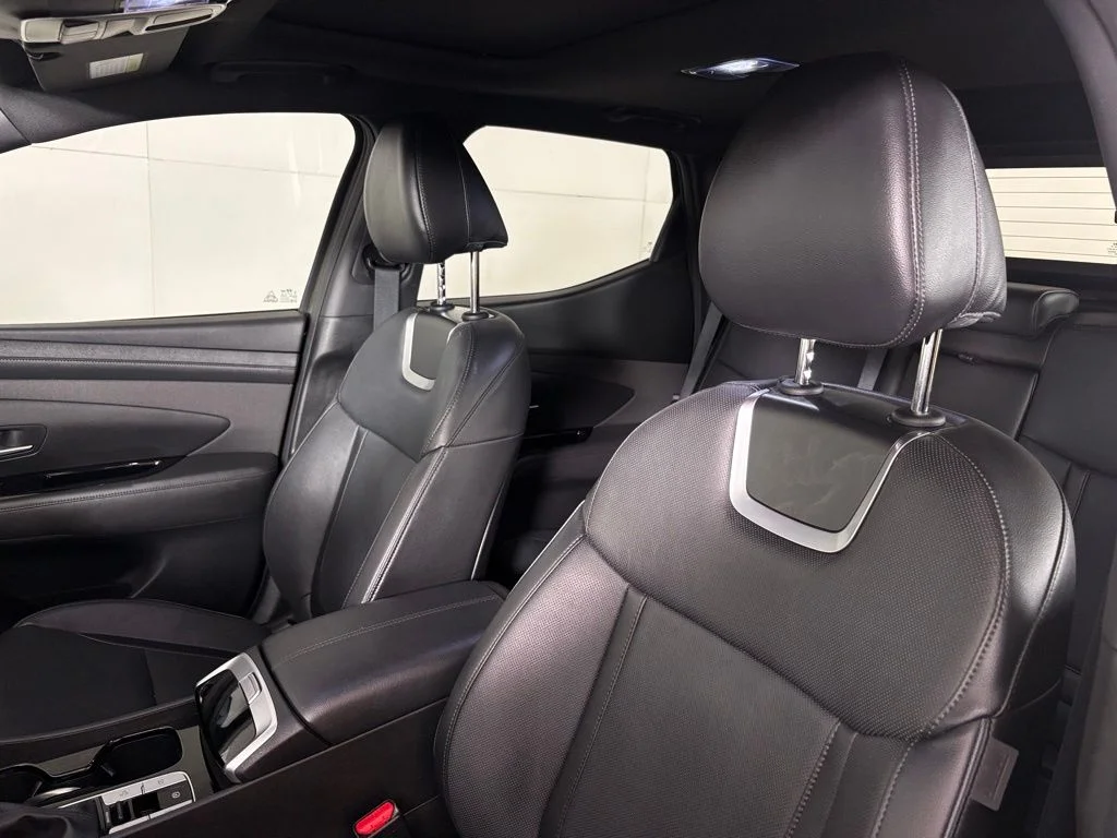 Used 2025 Green Hyundai Limited image 18