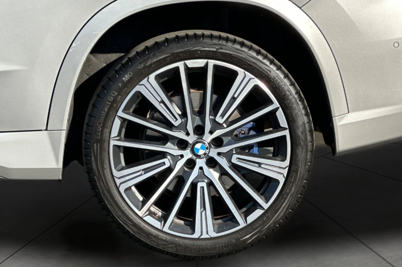 Used 2024 Space Silver Metallic BMW M35i image 26