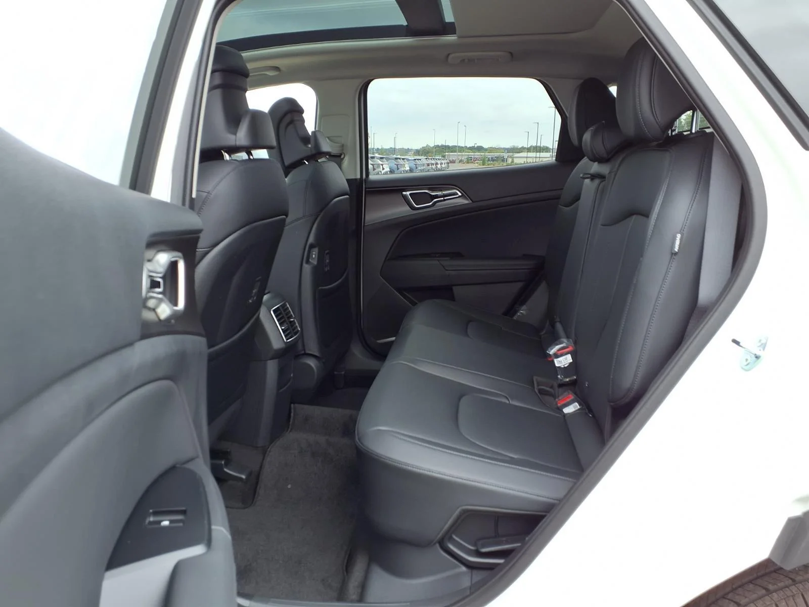 New 2027 Snow White Pearl Kia EX image 15