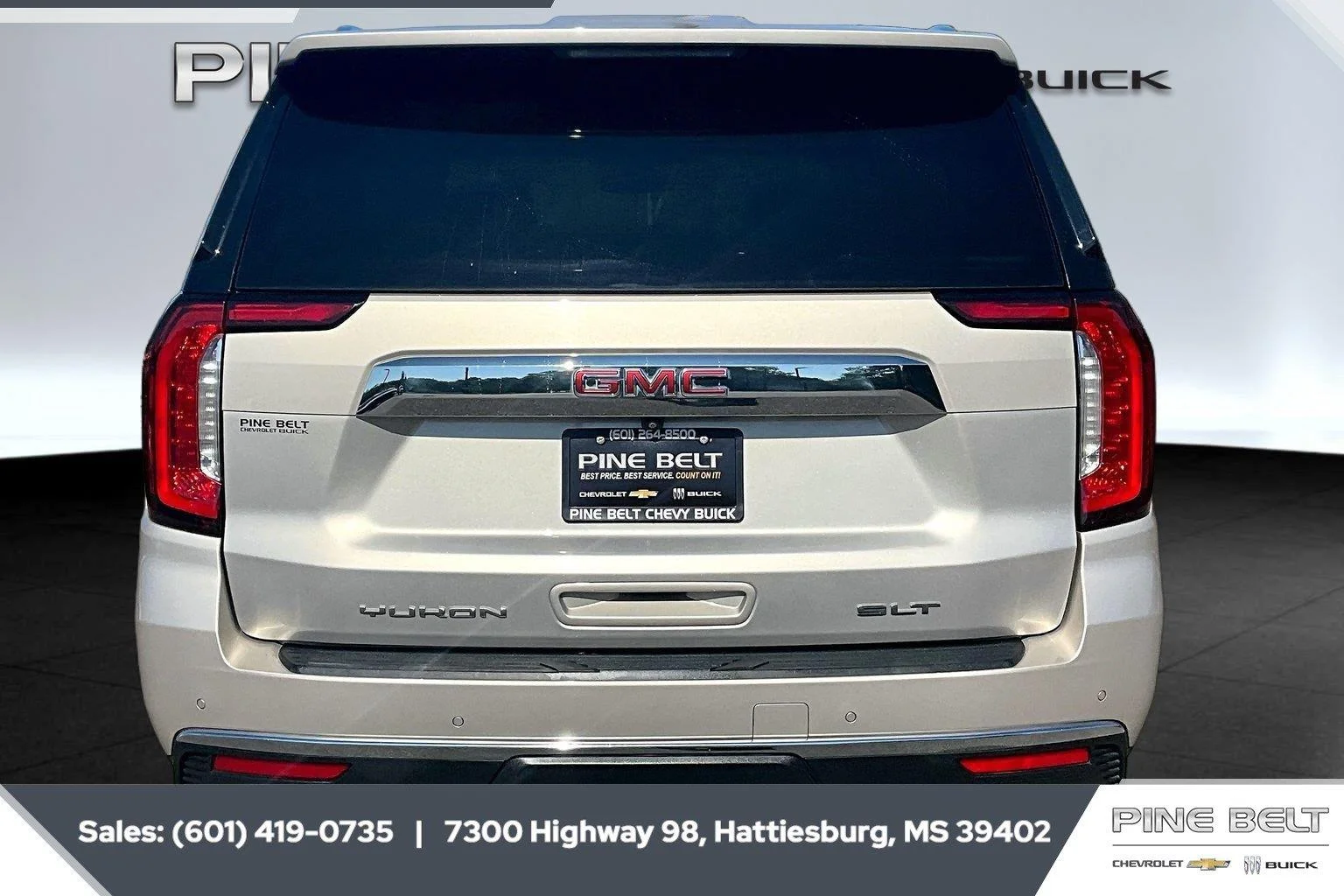 Used 2022 Pearl Beige Metallic GMC SLT image 4