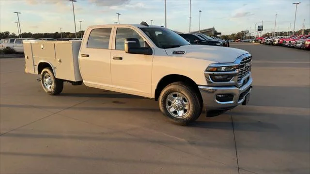 New 2026 Bright White Clear-Coat Exterior Paint RAM Tradesman image 2