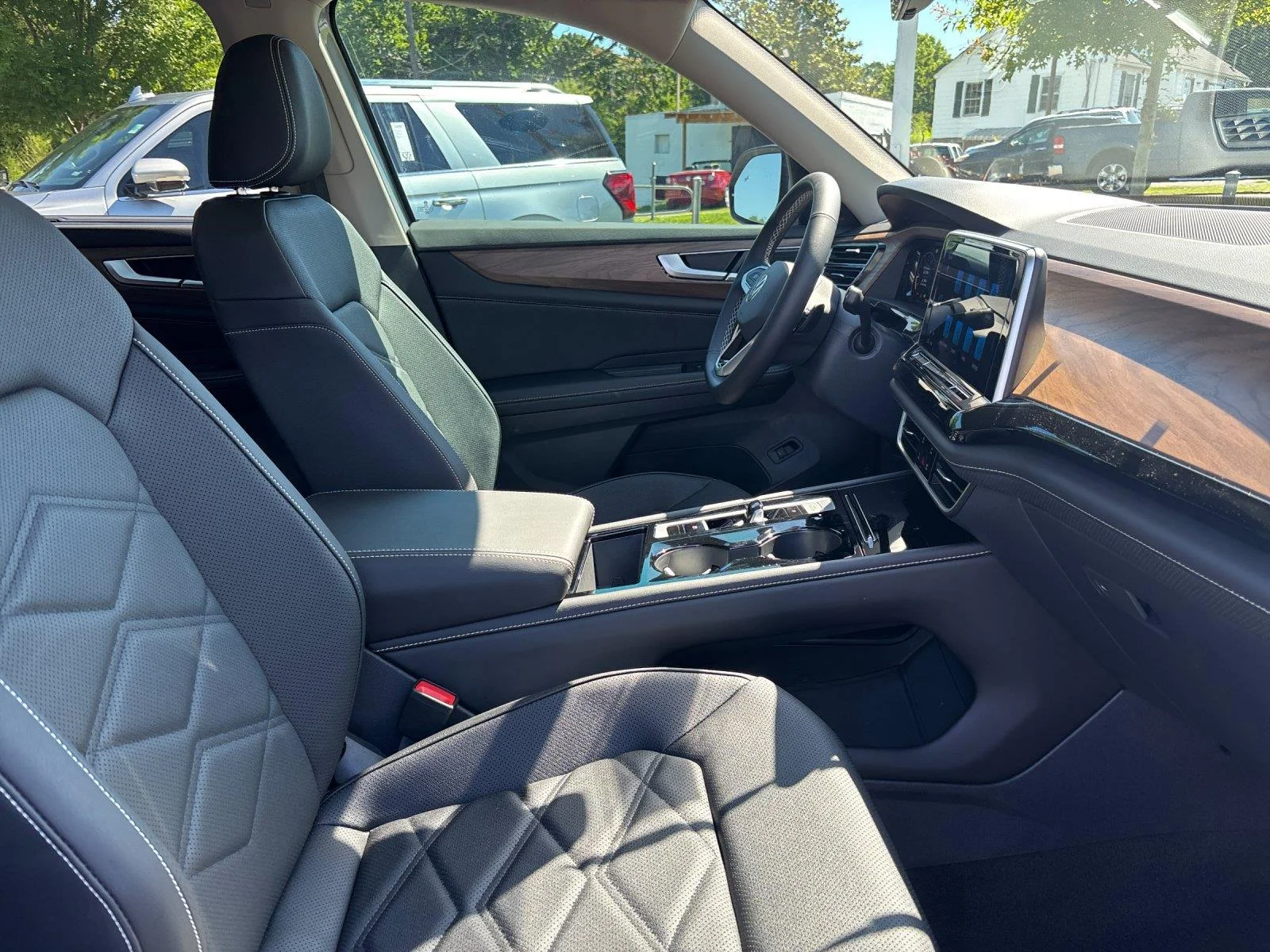 New 2026 silver mist metallic Volkswagen 2.0T SE w/Technology image 39