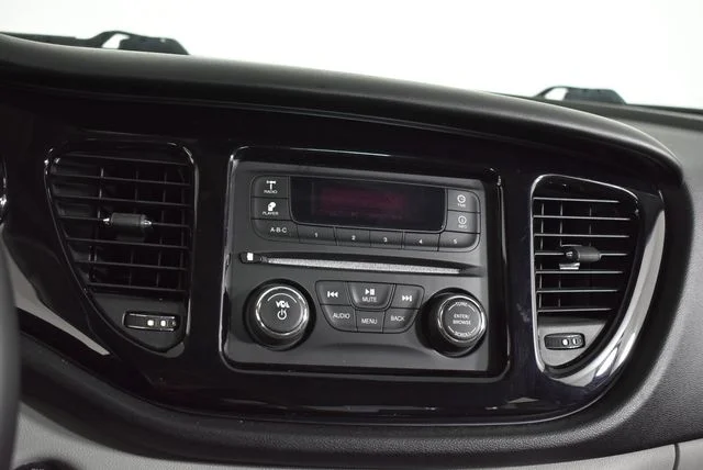 Used 2013 Silver Dodge SXT image 33