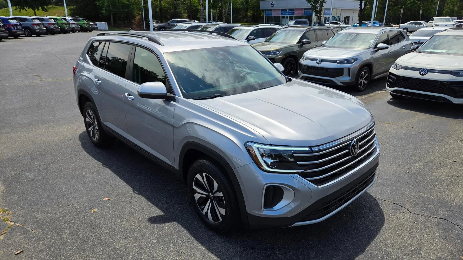 New 2026 silver mist metallic Volkswagen 2.0T SE image 8