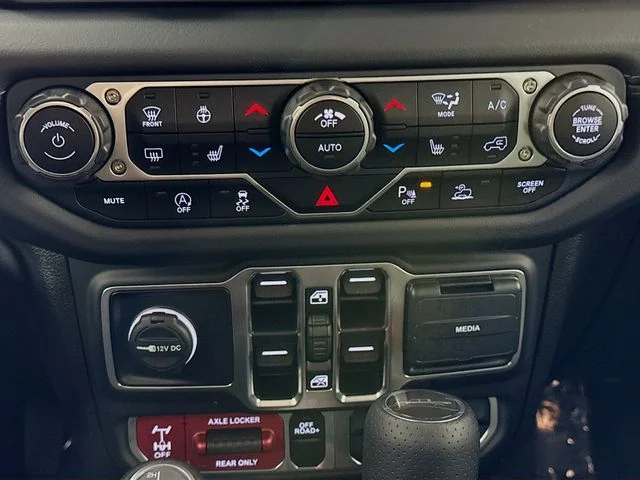 Used 2025 Black Jeep Mojave image 16