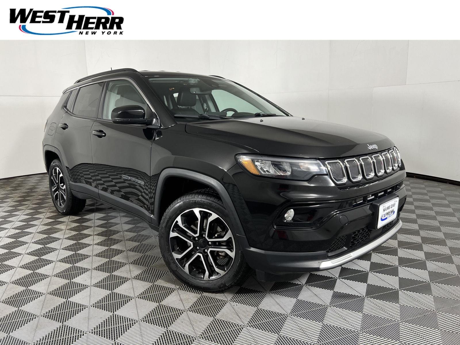 Used 2022 Diamond Black Crystal Pearlcoat Jeep Limited image 1