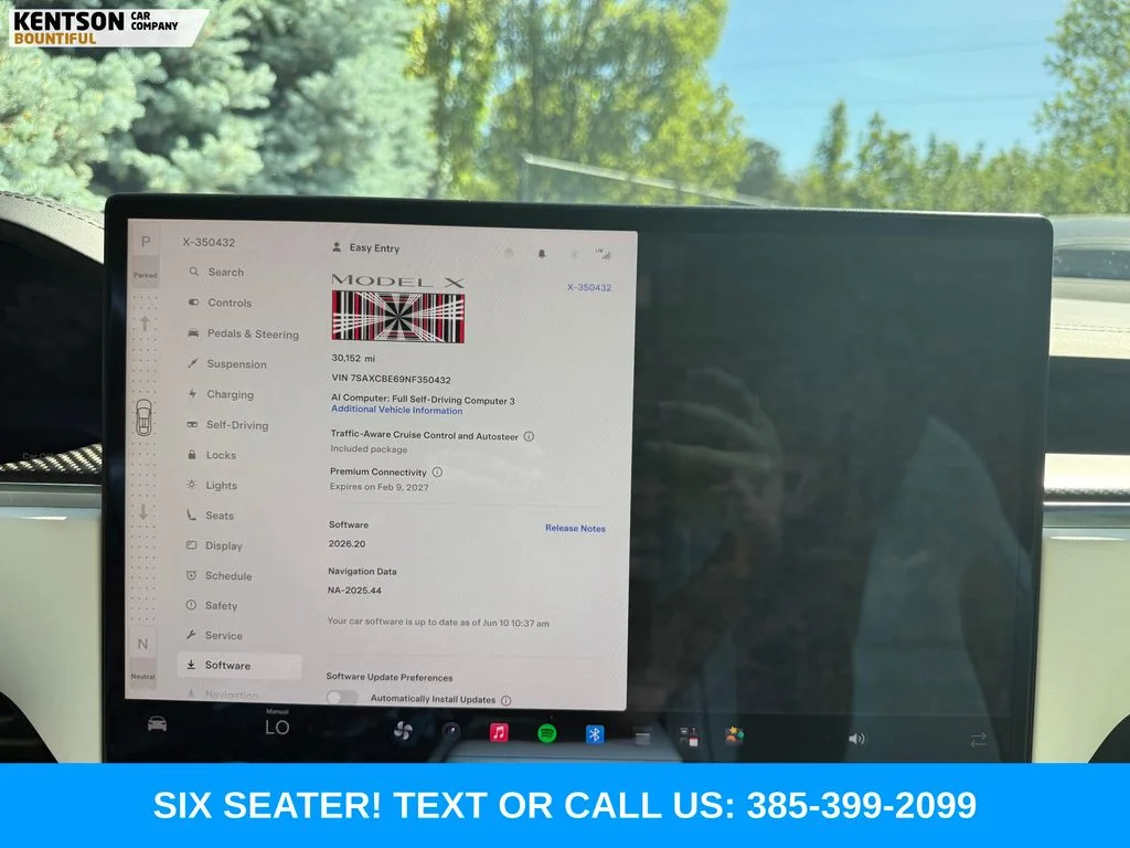 Used 2022 White Tesla Plaid image 27