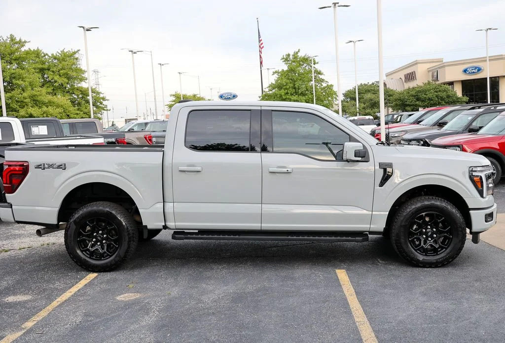 Used 2026 White Ford Lariat image 23