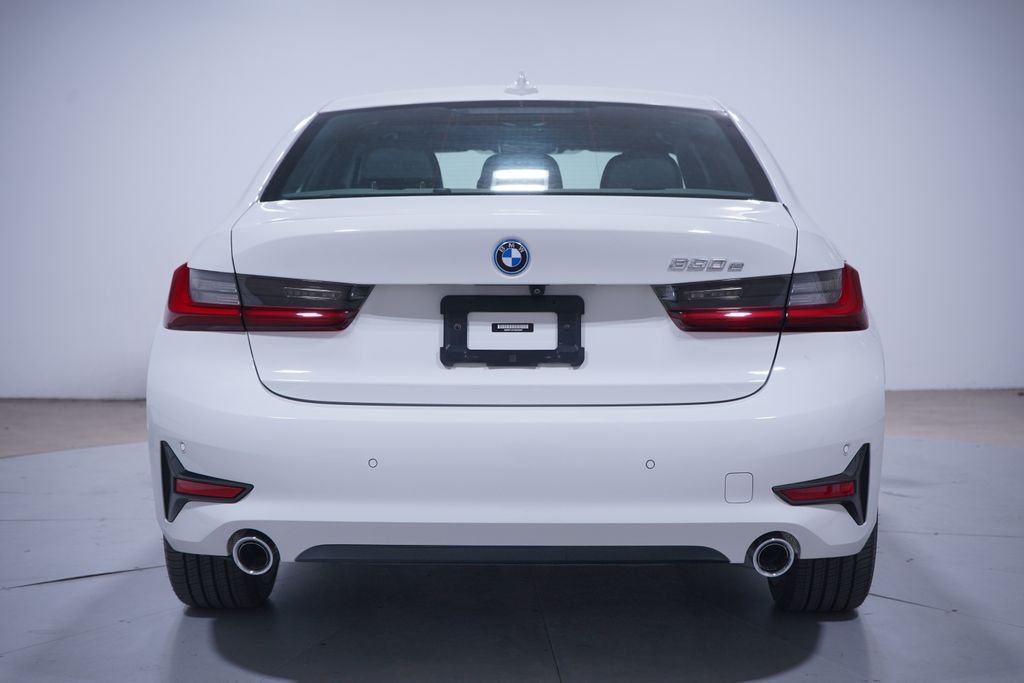 Used 2022 Alpine White BMW 330e iPerformance image 5