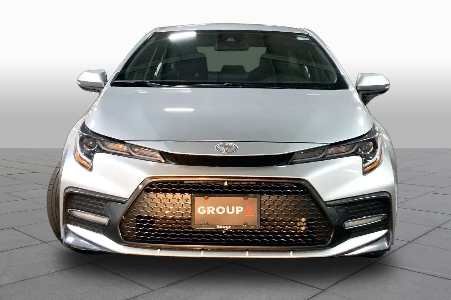 Used 2022 Classic Silver Metallic Toyota SE image 4