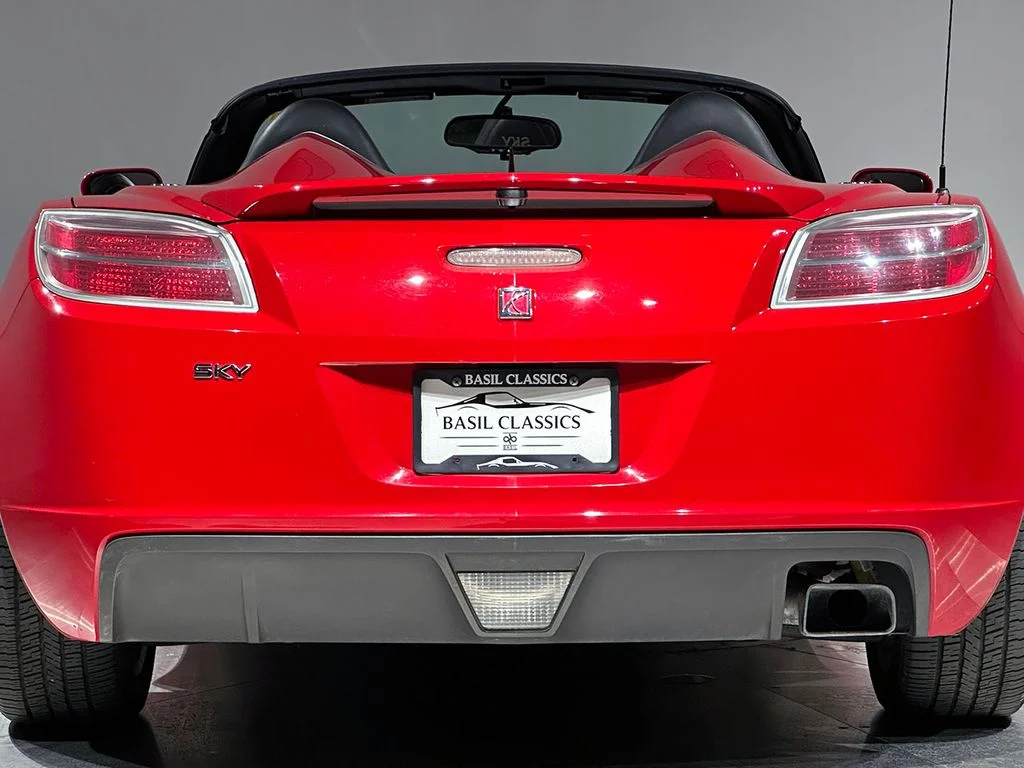 Used 2007 Red Saturn Base image 27