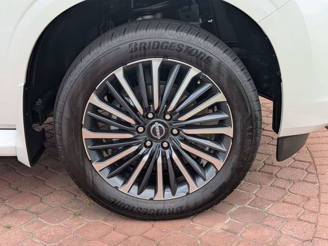 New 2026 Everest White TriCoat Nissan Platinum Reserve image 11