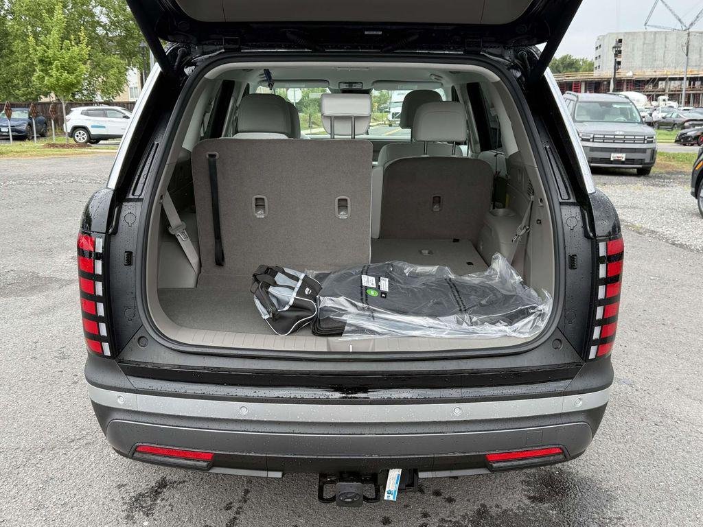 New 2026 Abyss Black Hyundai SEL 7P image 31