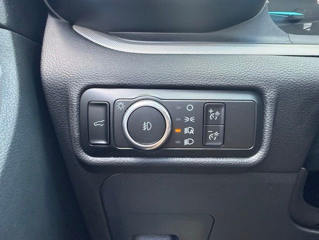 Used 2023 Black Ford XLT image 14