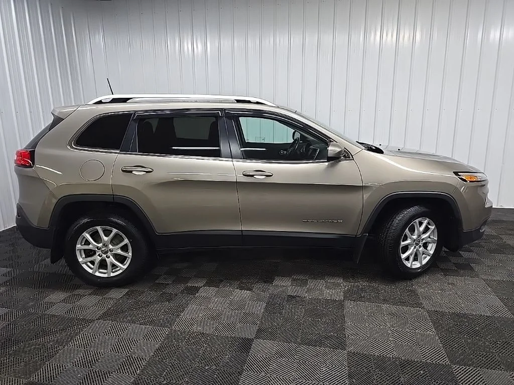 Used 2016 Beige Jeep Latitude image 2