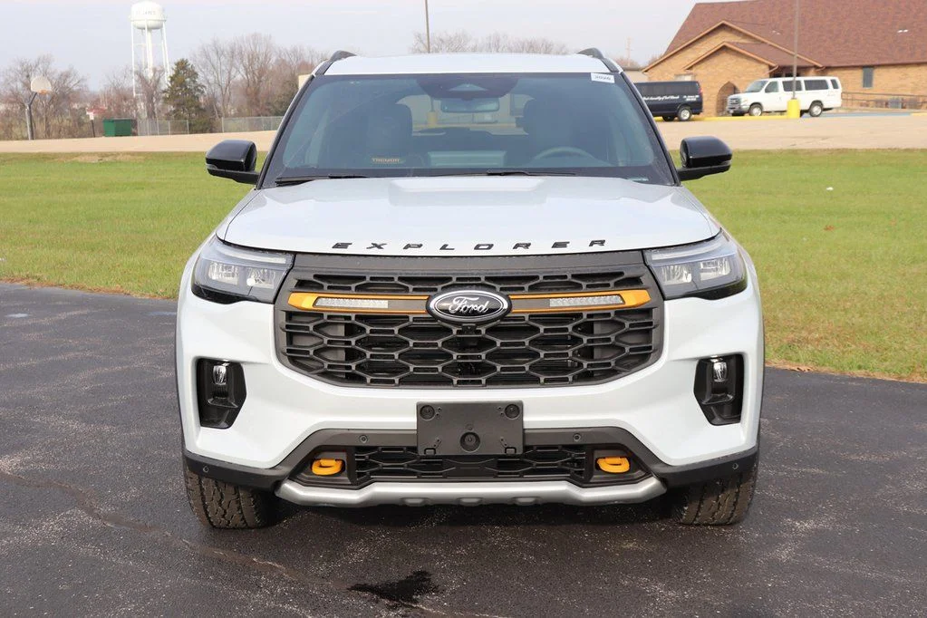 New 2026 Space White Metallic Ford Tremor® image 2