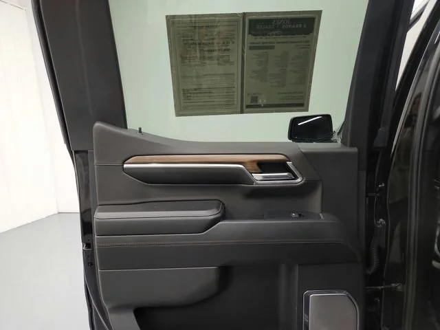 Used 2024 Black Chevrolet High Country image 34